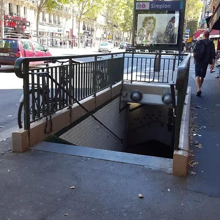 Cosy 18eme Proche Metro Διαμέρισμα *